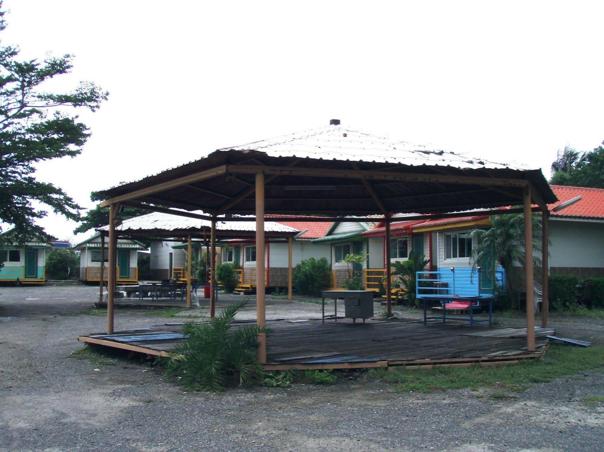 Kenting Dajianshan Cabin Hotel Exterior photo